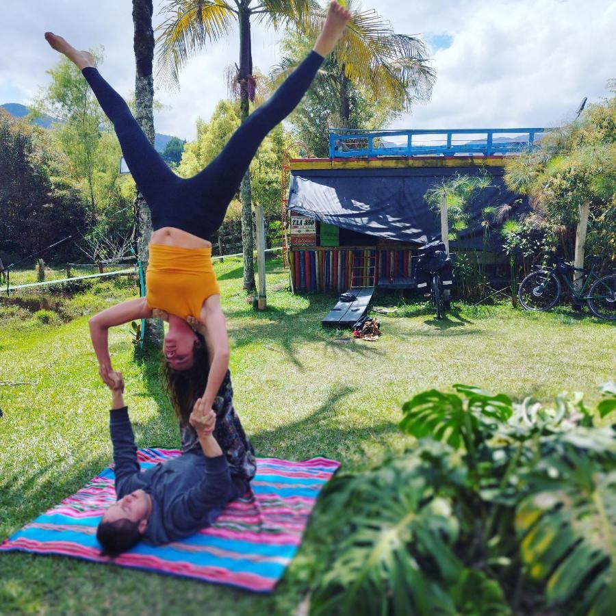 Casa Kayam Art Hostel Coliving Coworking กัวตาเป ภายนอก รูปภาพ